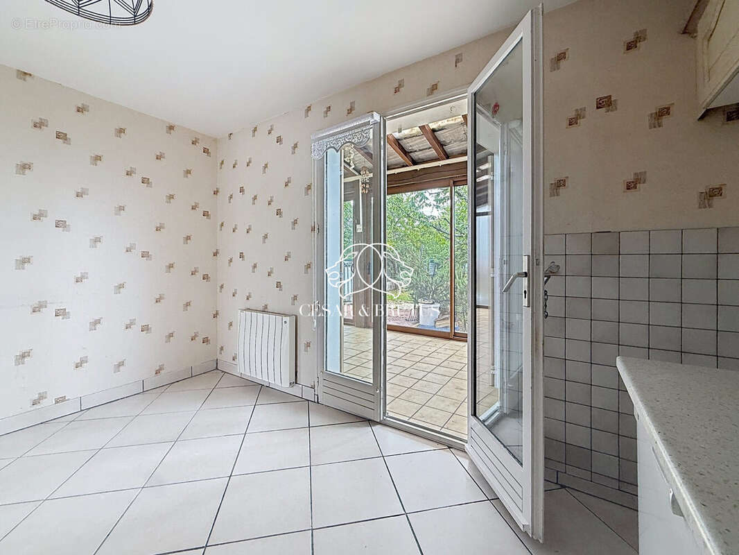 Maison 105 m² à Villerest  - photo 5