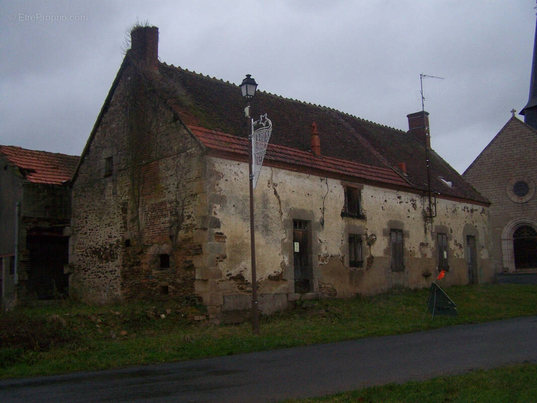Maison à NOUZERINES
