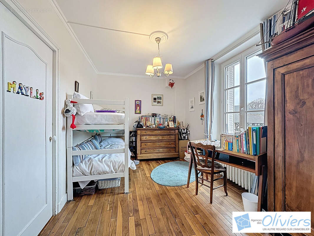 Maison à VOISINS-LE-BRETONNEUX