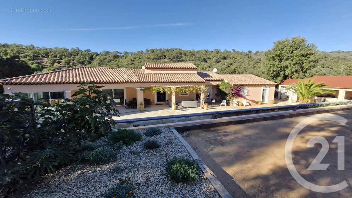 Maison à BORMES-LES-MIMOSAS