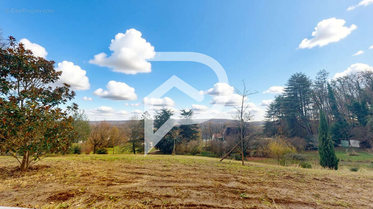 Maison à LE VAL-SAINT-GERMAIN