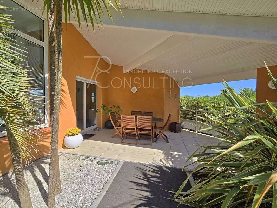 Maison à MONTAIGUT-SUR-SAVE