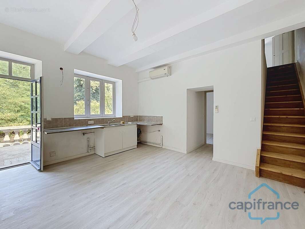 Maison à vendre avec 1 T4 de 80 m2 + 2 T2 de 36 m2 SAINT JEAN DU GARD (30)terrain environ 10719 m2 - photo 10