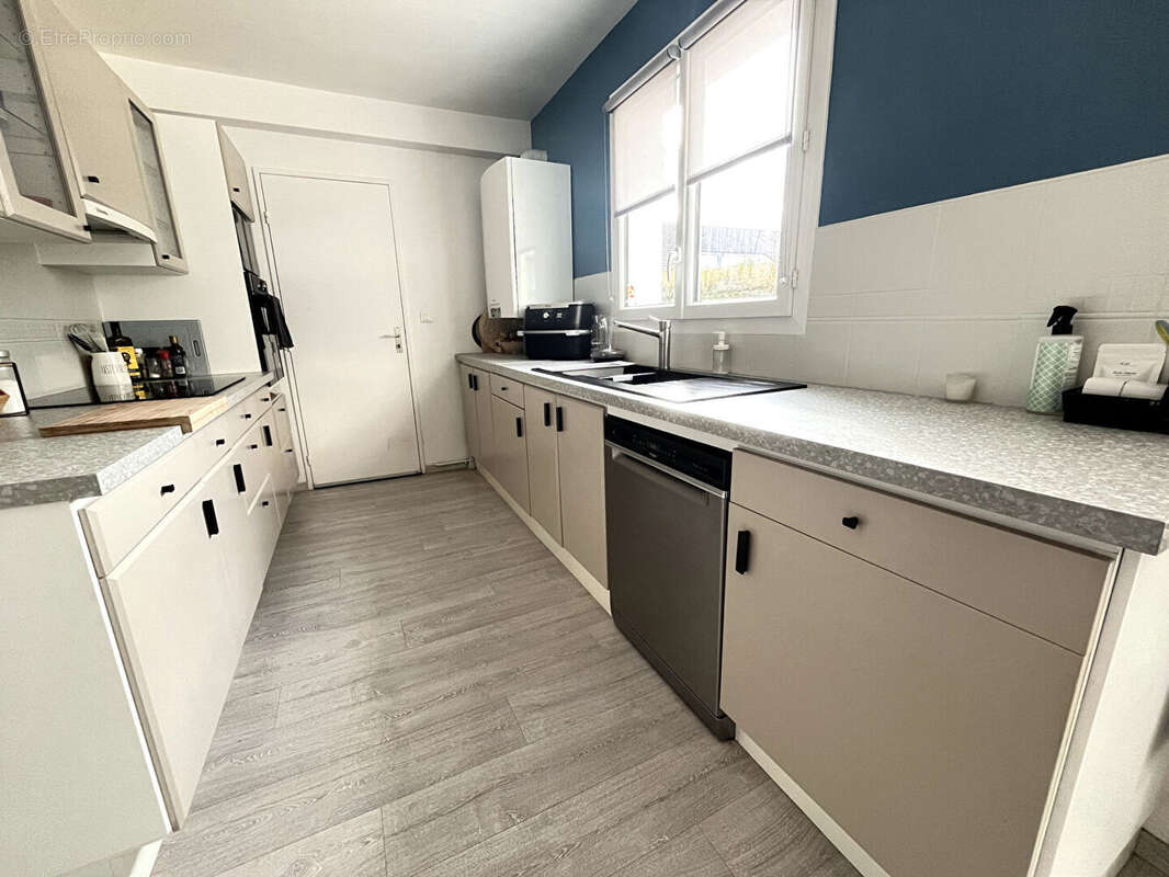 Maison à VOISINS-LE-BRETONNEUX