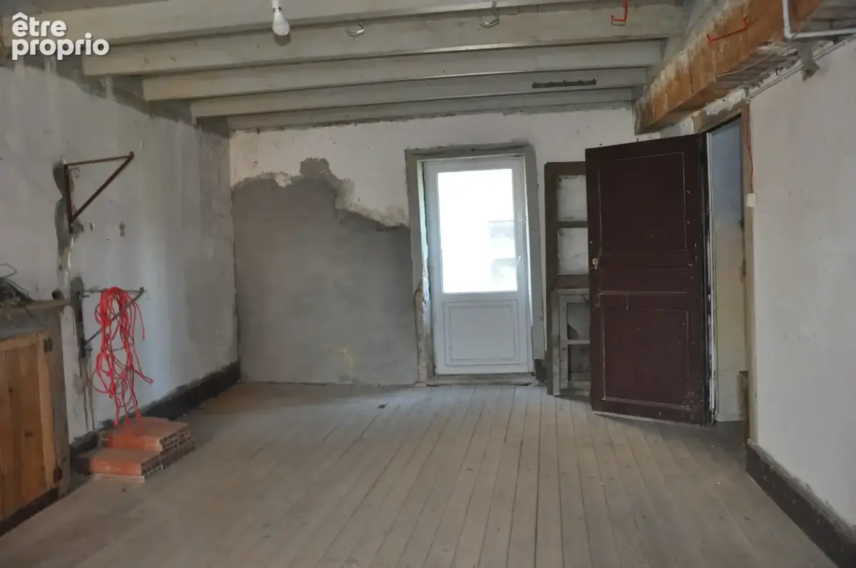 Maison en pierre de granite à fort potentiel aménageable, avec un petit terrain, et une vue exceptionnelle... - photo 10