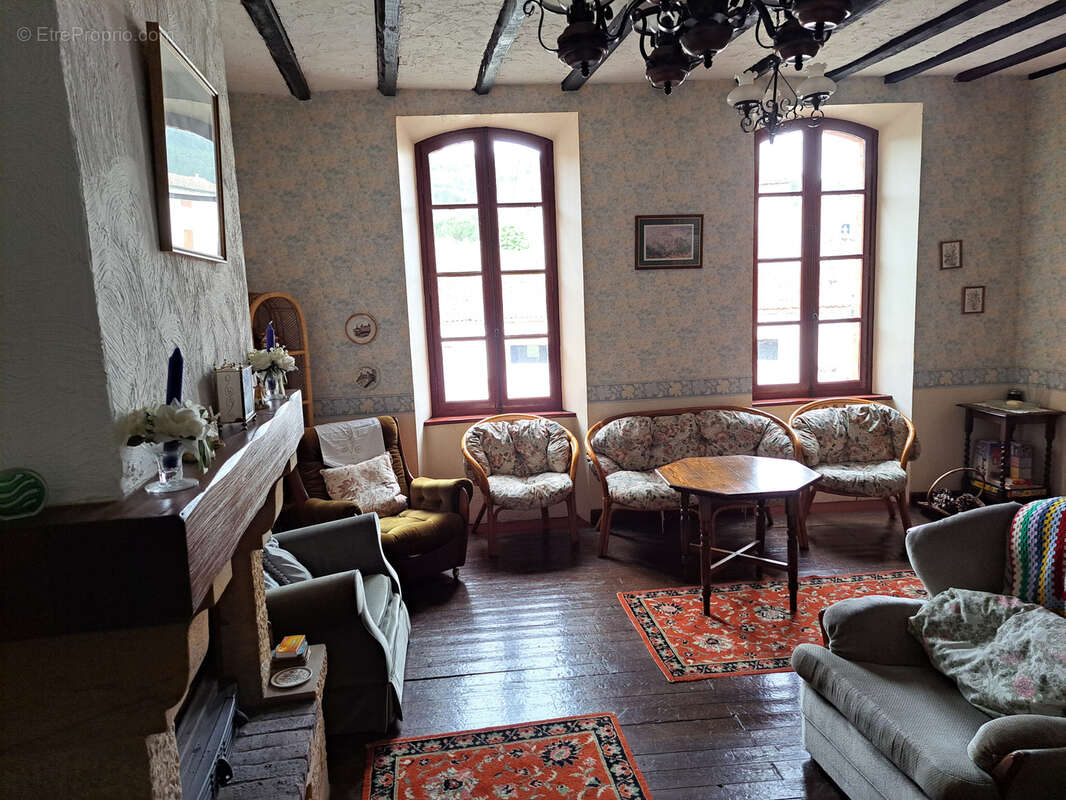 Grande maison familiale avec jardin, garage et dépendances - photo 30