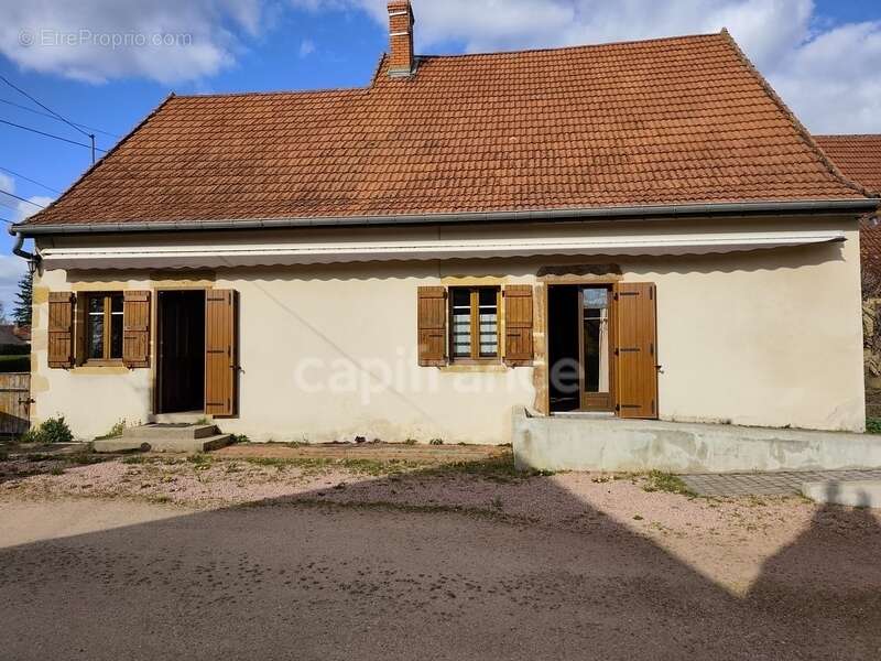 Ancienne ferme 114 m2 avec dépendances SAINT AUBIN EN CHAROLLAIS (71) - photo 2