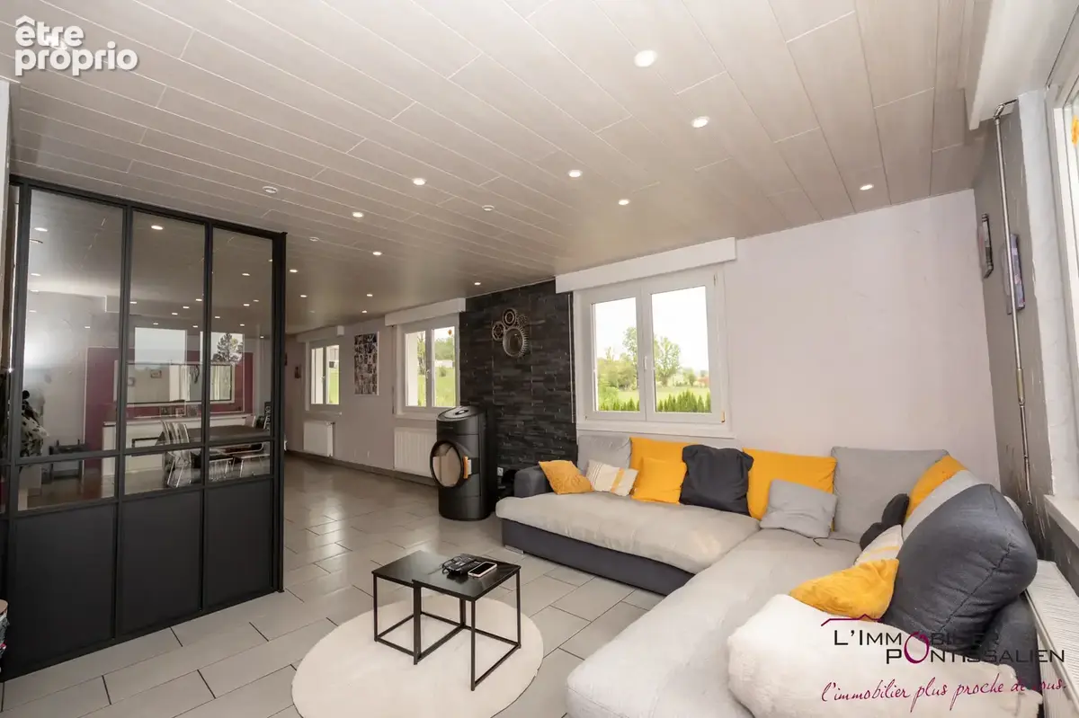 Maison - vuillecin - 200m2 - 6 chambres - photo 3
