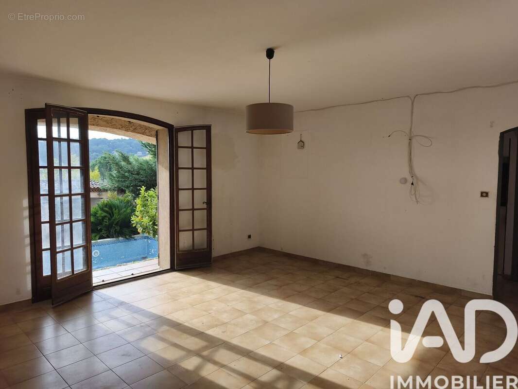 Maison 200 m² à La Seyne-Sur-Mer  - photo 5