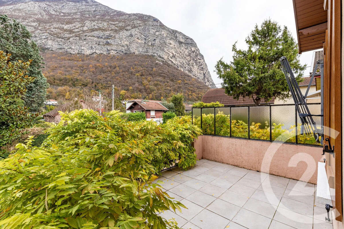 Maison à SAINT-EGREVE