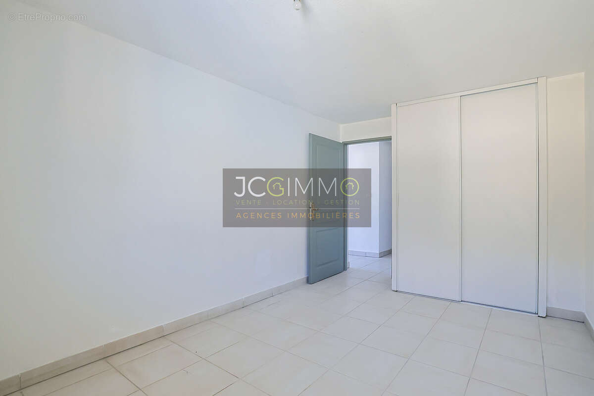 Appartement à PUGET-VILLE
