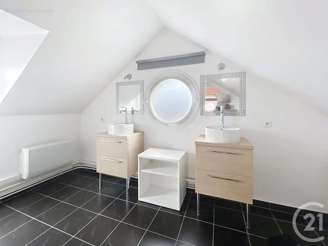 Maison à BRIE-COMTE-ROBERT