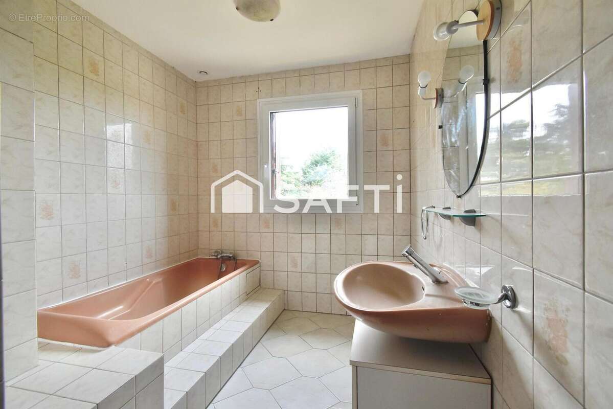 Photo 9 - Maison à NEAUPHLE-LE-VIEUX