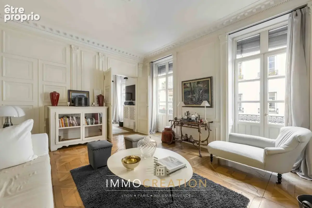 CŒUR AINAY   Prestigieux et chaleureux appartement de 5 pièces à vendre LYON 2 - photo 2