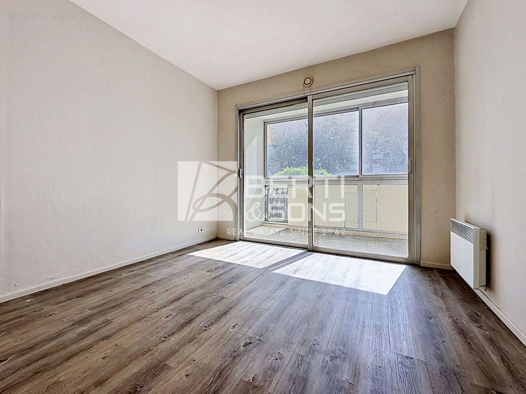 Appartement à MANDELIEU-LA-NAPOULE