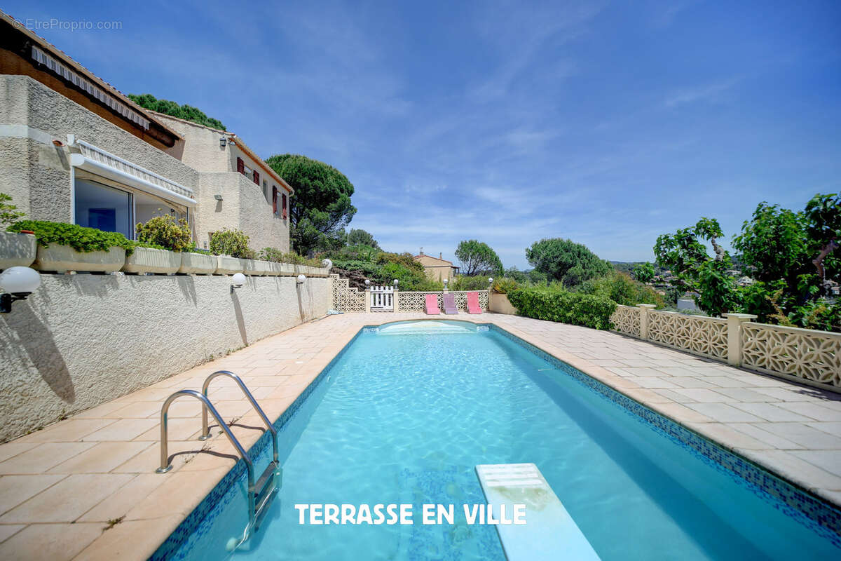 Maison à CARNOUX-EN-PROVENCE