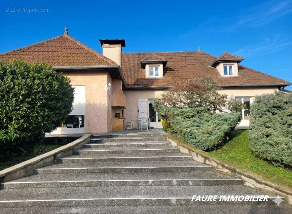 Maison à MONTALIEU-VERCIEU