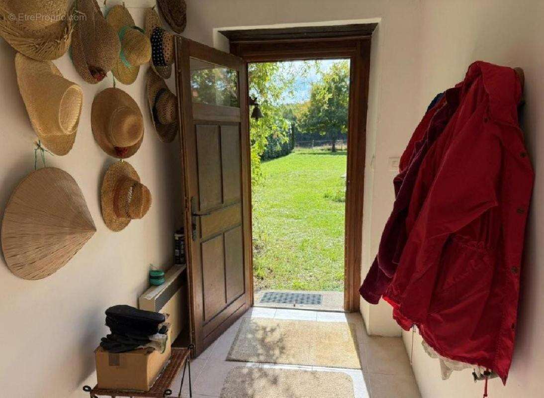 Maison à CHAMPAGNE-MOUTON