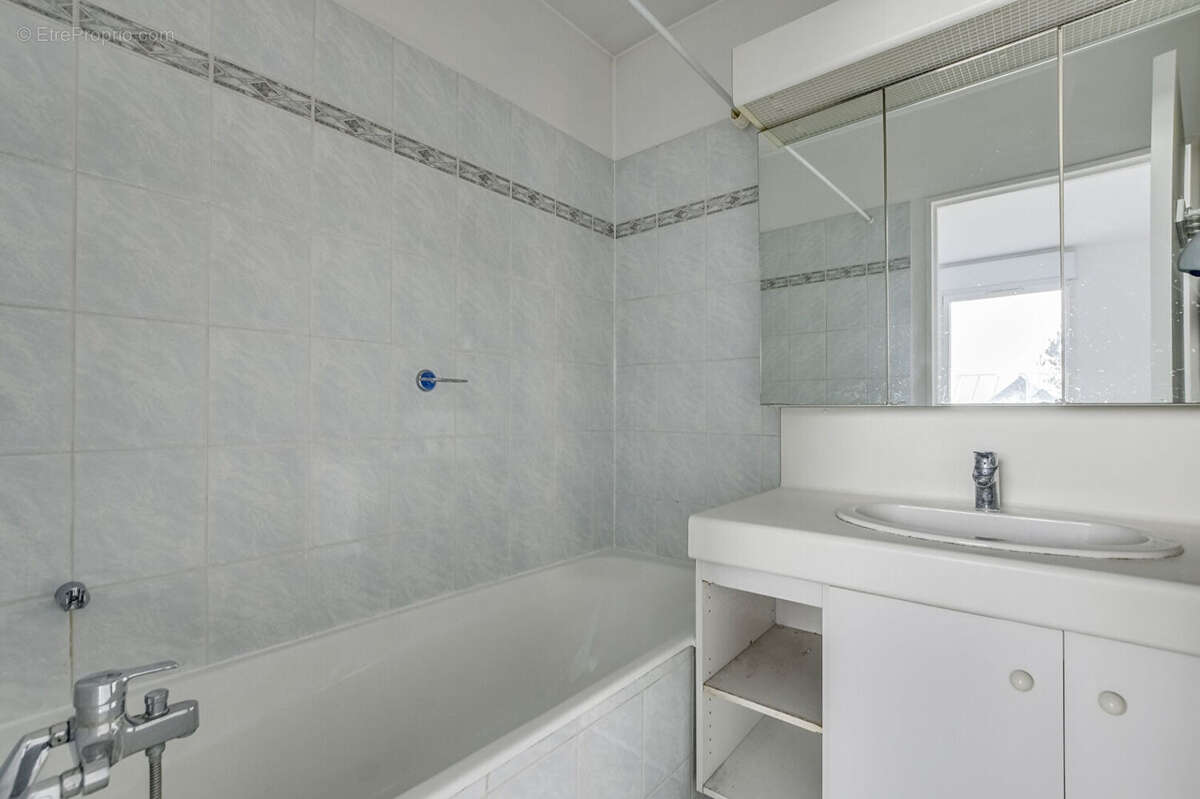 Appartement à PARIS-19E