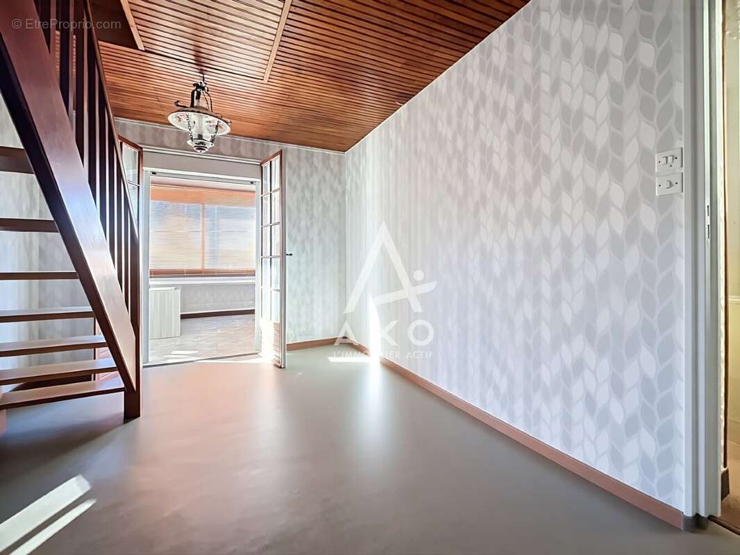 Maison à GY-LES-NONAINS