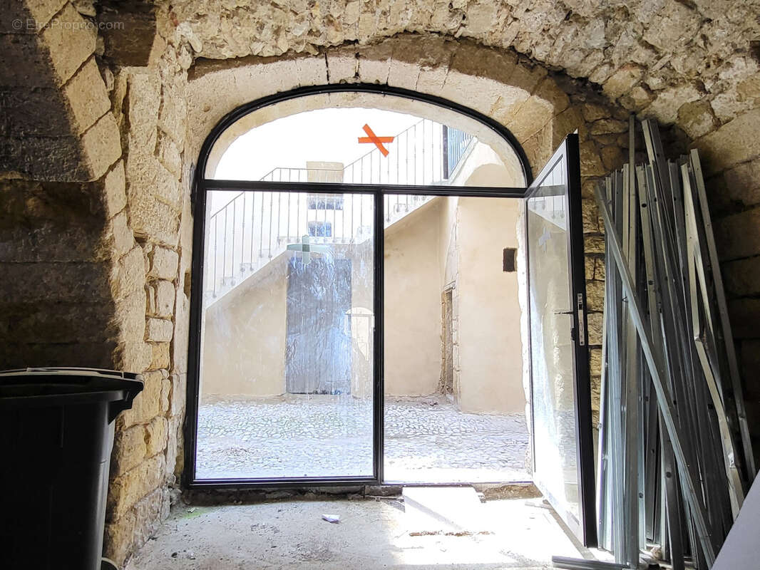 Commerce à SOMMIERES