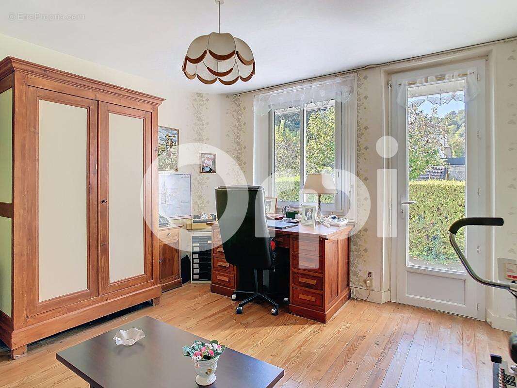 Maison à NOTRE-DAME-DE-SANILHAC