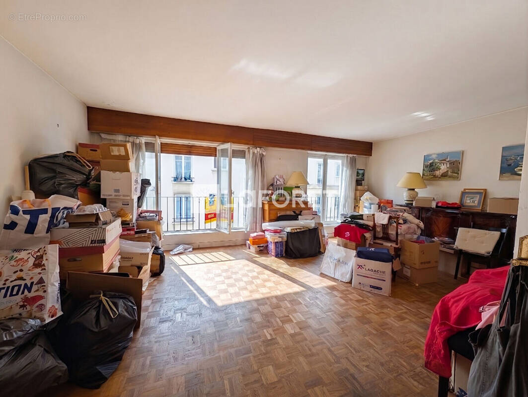 Appartement à PARIS-14E