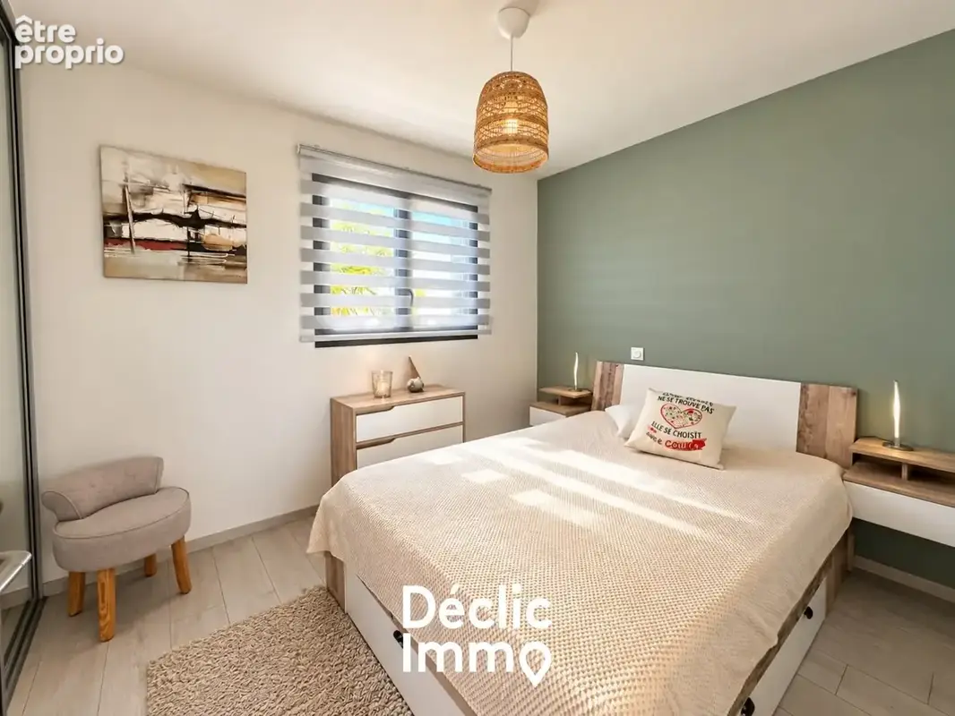 Villa contemporaine  5 chambres  piscine  vue mont saint-loup  vendue meublée - photo 10