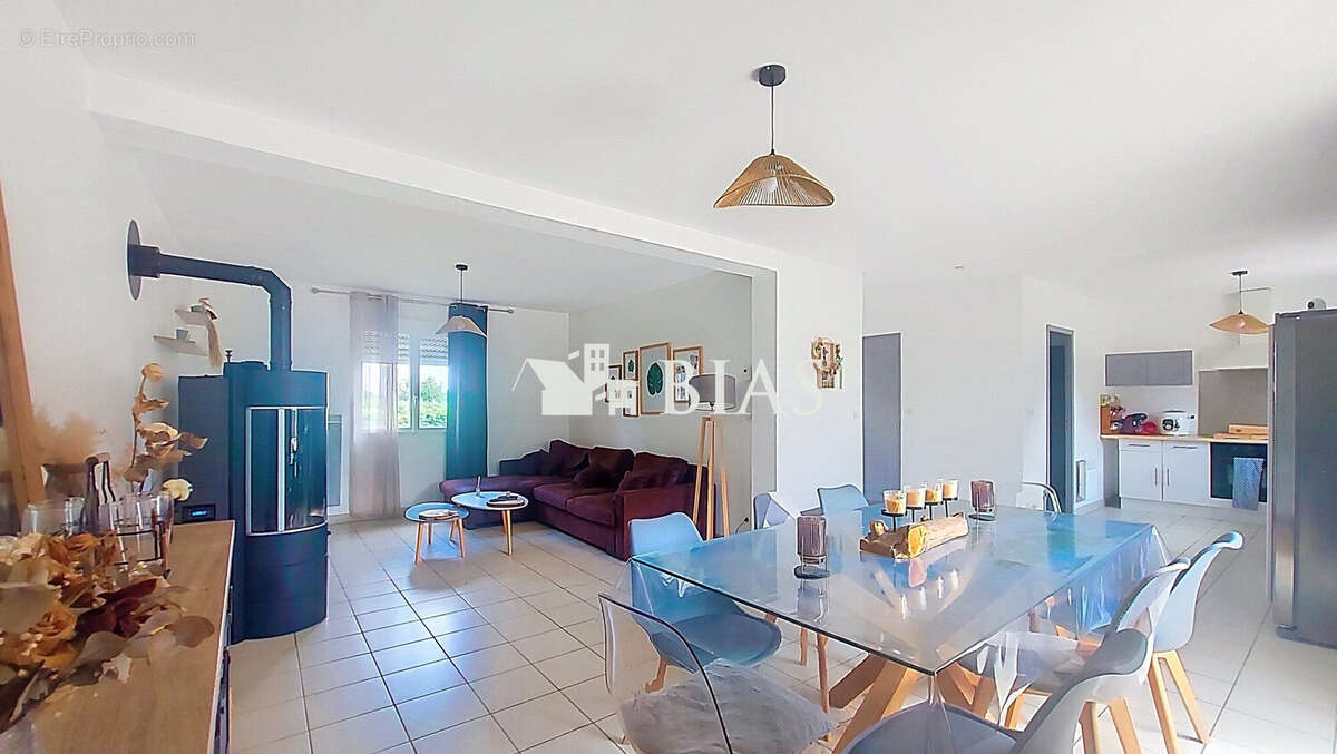 Maison 96 m² à Les Preaux  - photo 8