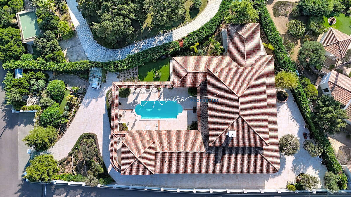 Maison à ROQUEBRUNE-SUR-ARGENS