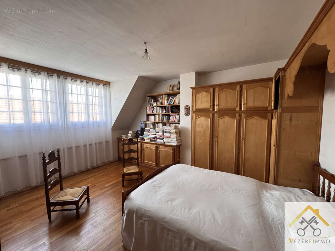 Maison à OBJAT