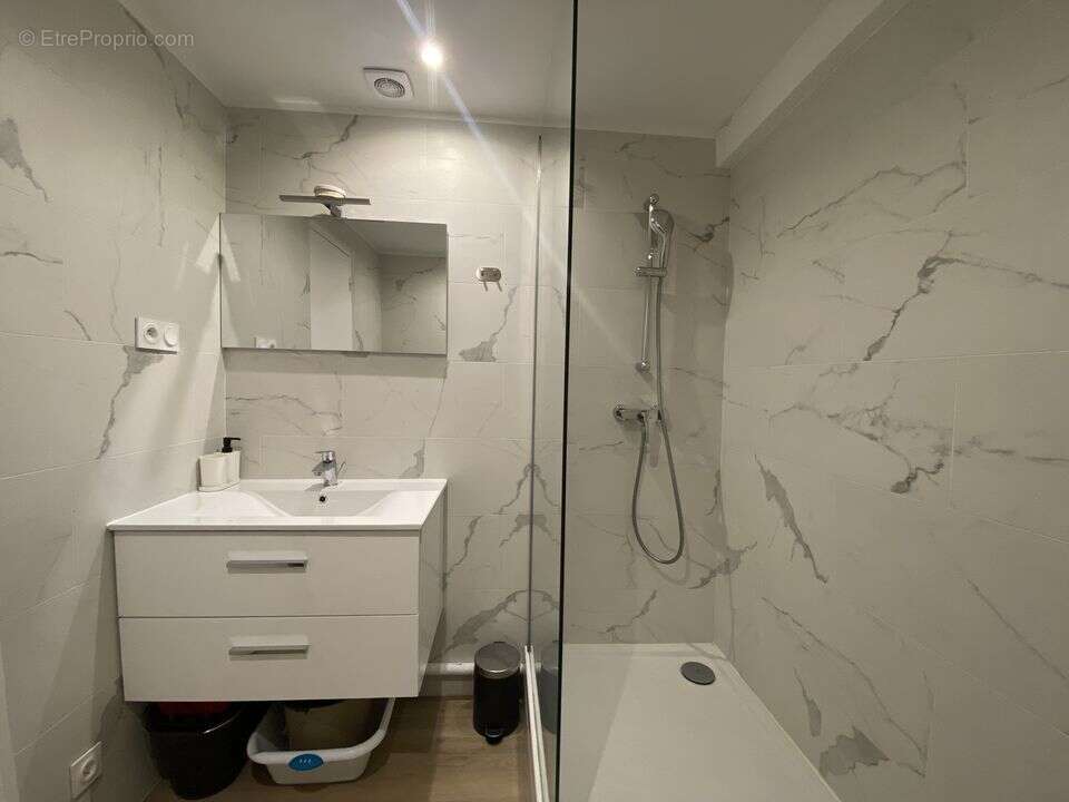 Appartement à MARSEILLE-5E