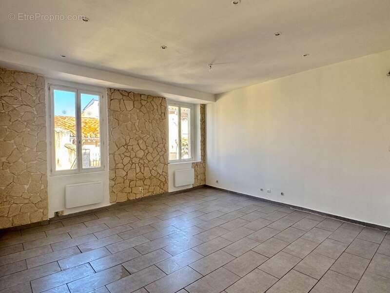 Appartement à MARSEILLE-2E