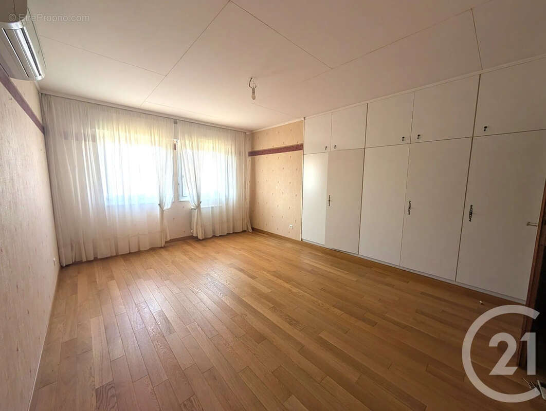 Maison 174 m² à Sarry  - photo 10