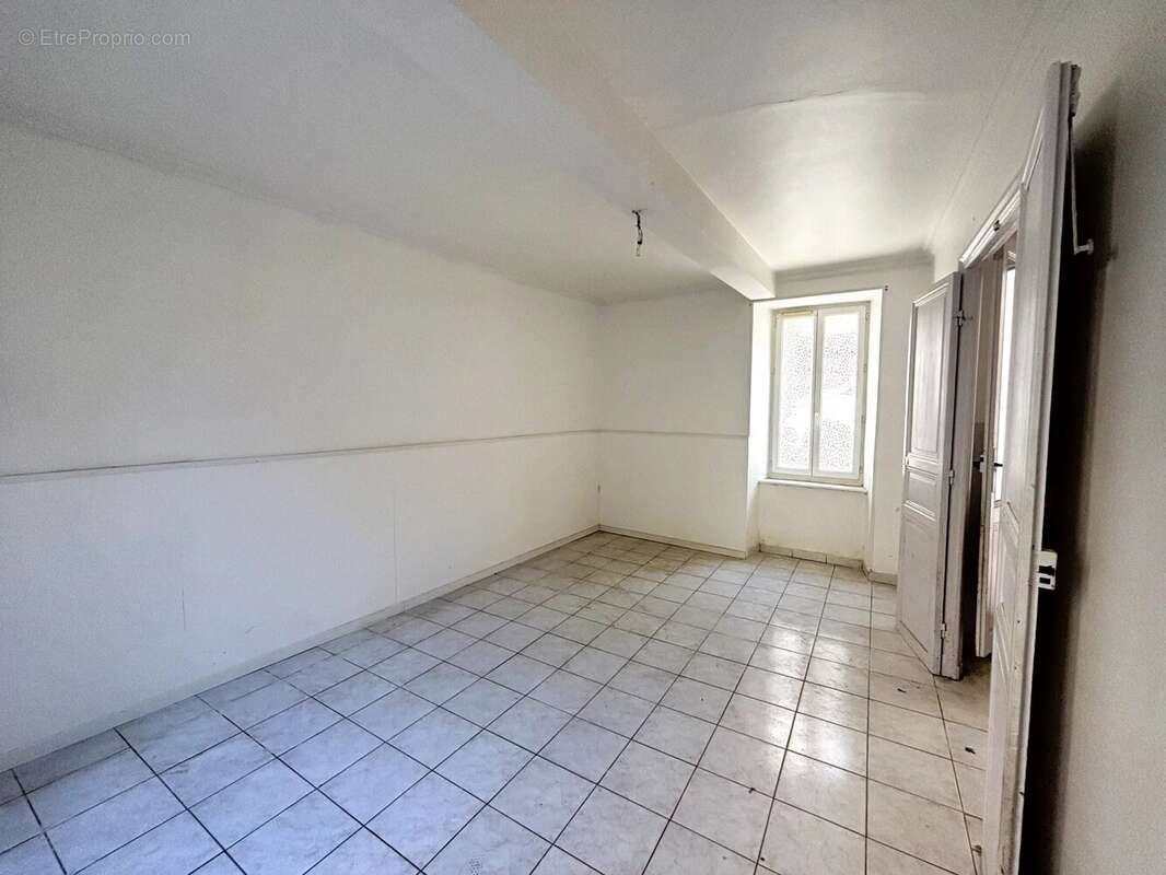 Maison à VILLENEUVE-MINERVOIS