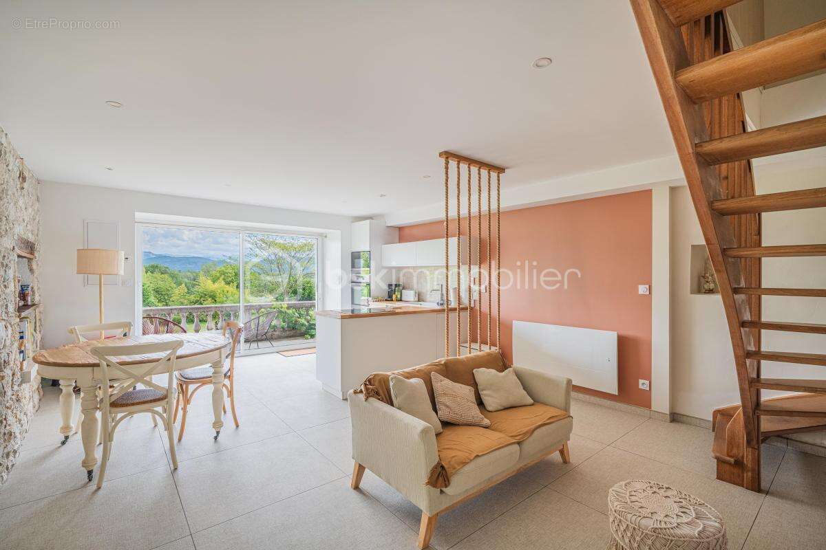 Maison de caractère de 250 m² avec 3 gîtes indépendants à fort potentiel touristique - photo 9