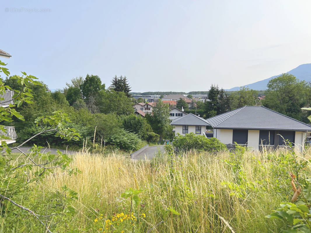 Terrain à VETRAZ-MONTHOUX