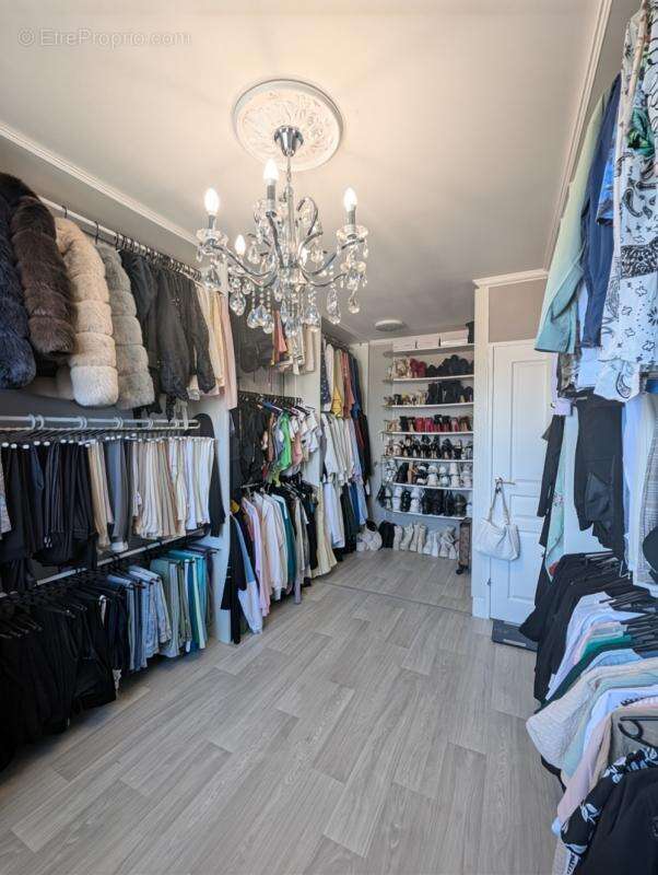 Appartement à PIERRE-BENITE