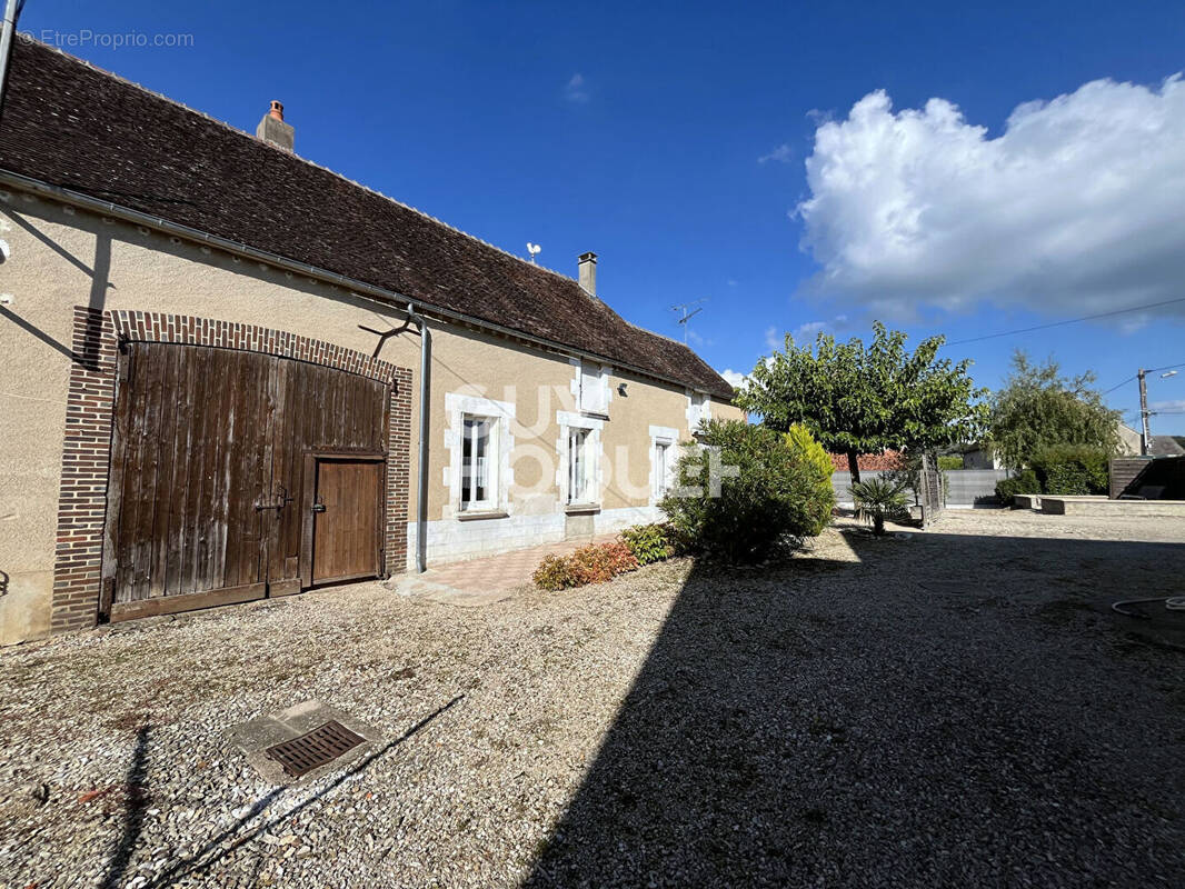 Maison à CHEMILLY-SUR-YONNE