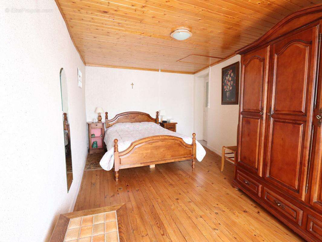 Maison à VOLLORE-MONTAGNE