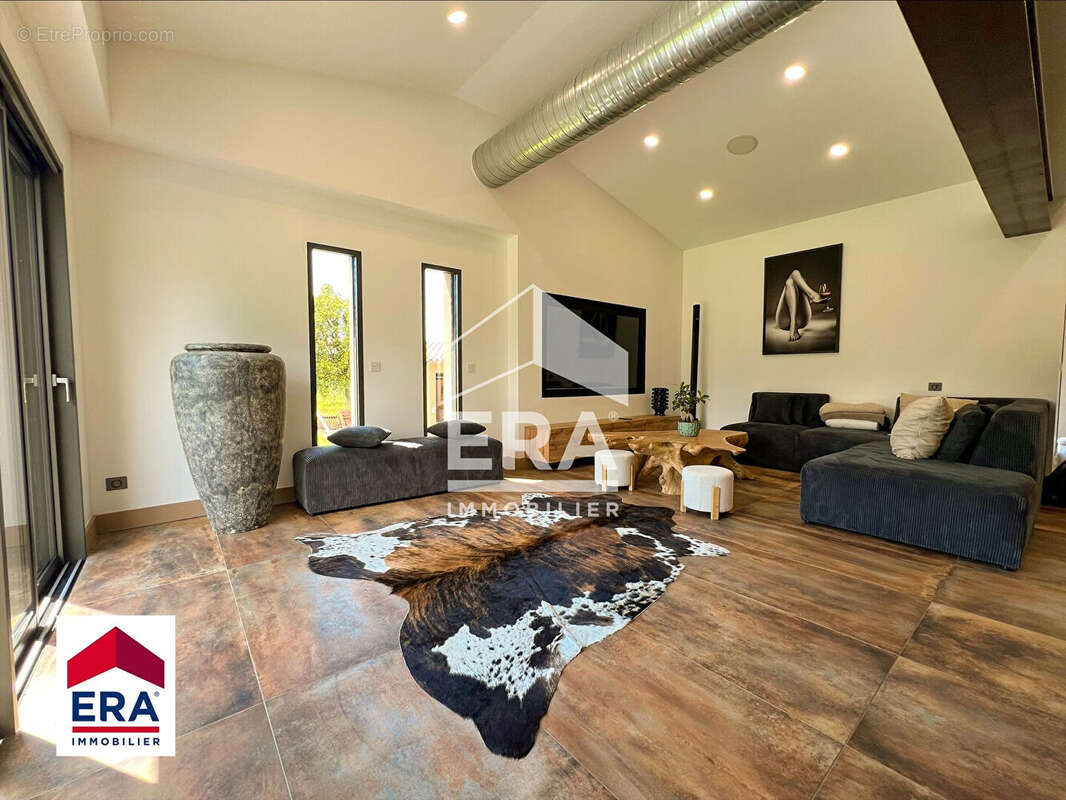 Maison à PERNES-LES-FONTAINES