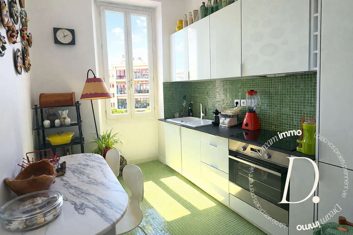 Appartement à MARSEILLE-6E