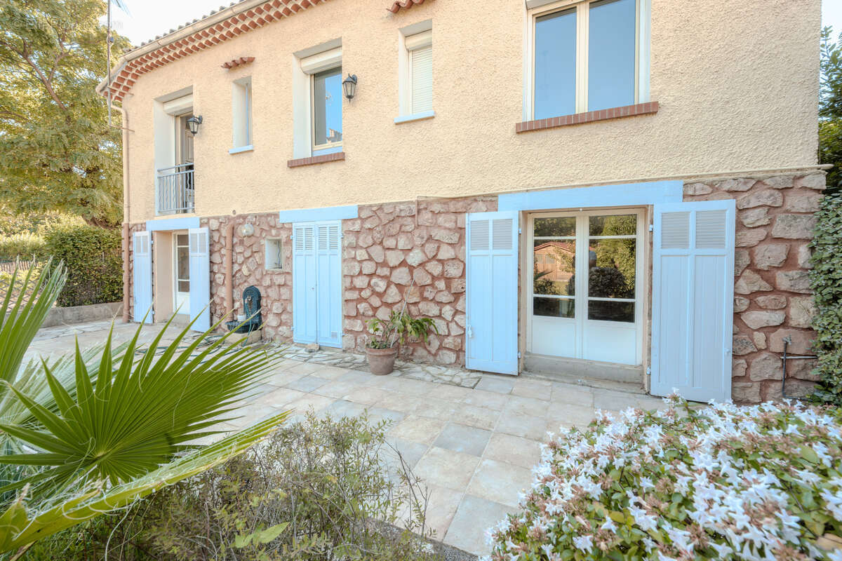 Maison à HYERES