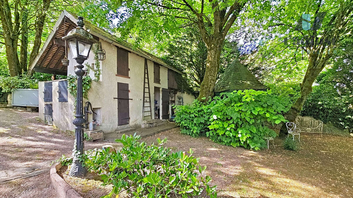 Maison à SAINT-PIERRE-LES-NEMOURS