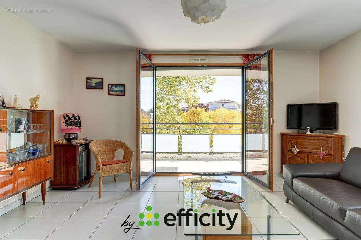 Appartement à SAINT-BONNET-DE-MURE