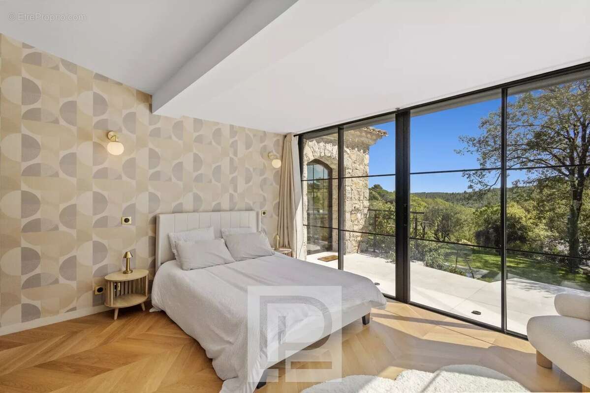 Magnifique mas en pierre rénové à Valbonne - photo 13