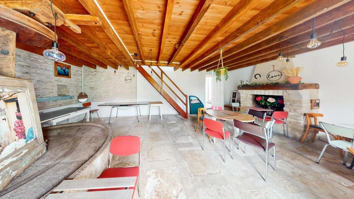 Maison à NEUVILLE-DE-POITOU