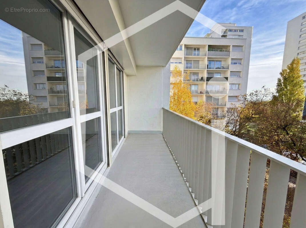 Appartement à ROSNY-SOUS-BOIS