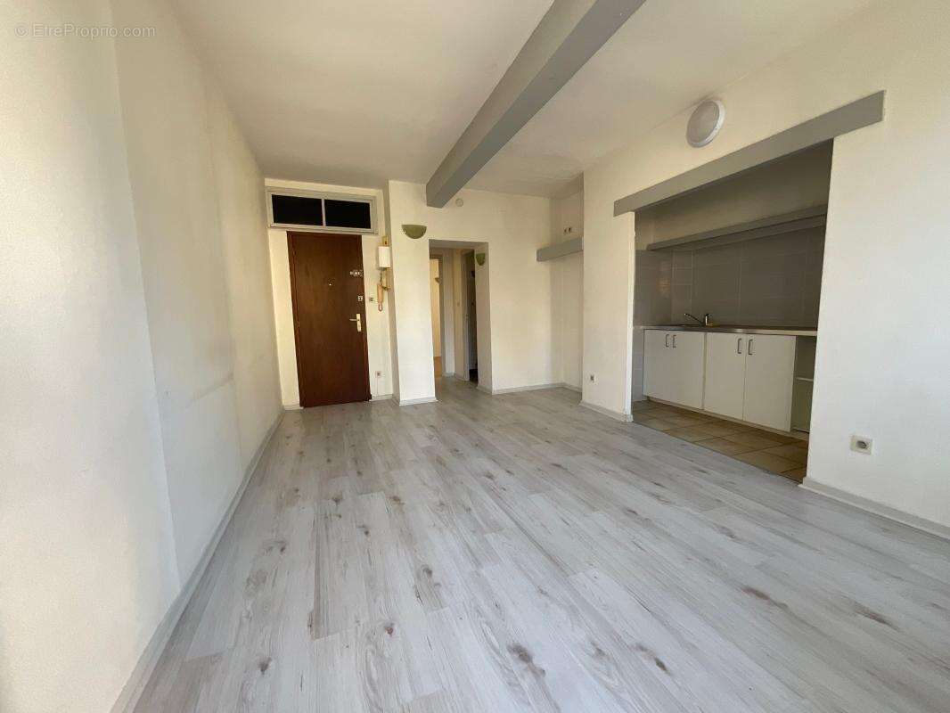 Appartement à CAZERES
