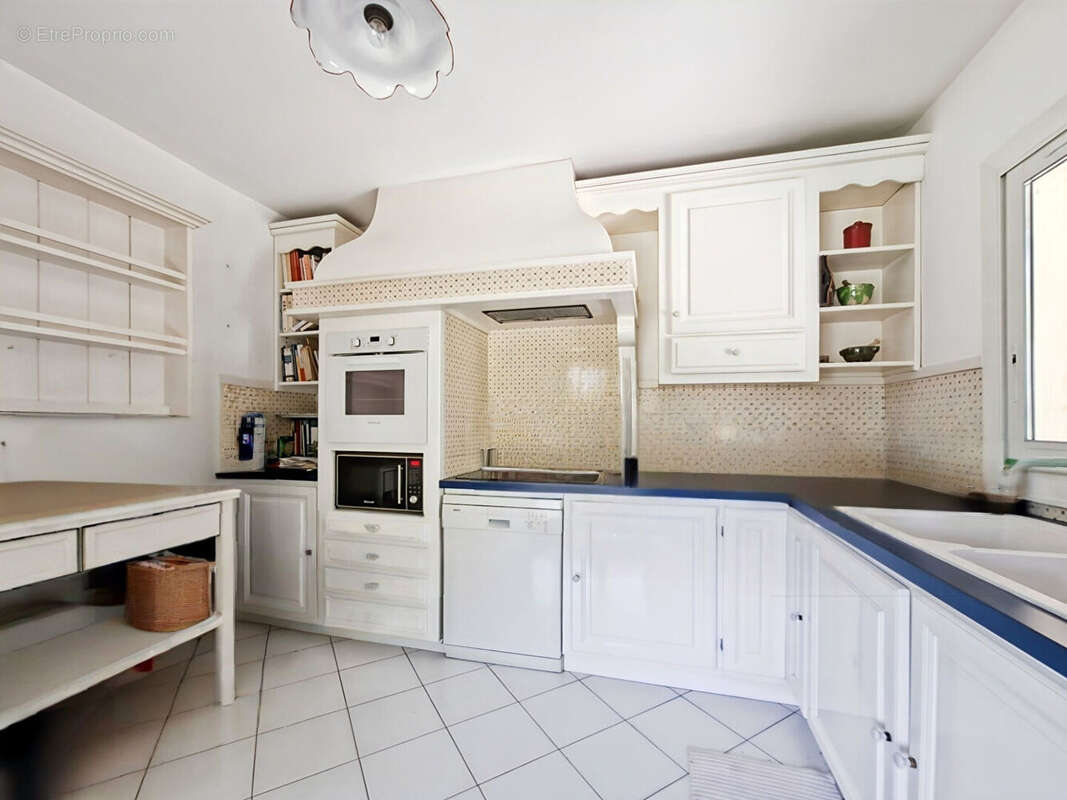 Maison 143m² à saint-mitre-les-remparts - photo 5